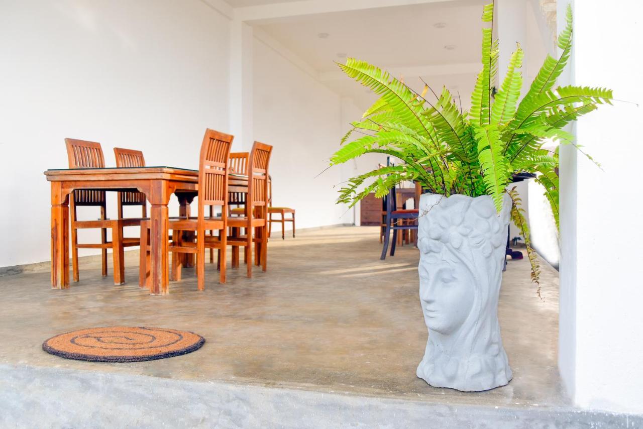 Kavin Beach Hotel Hikkaduwa Exterior foto