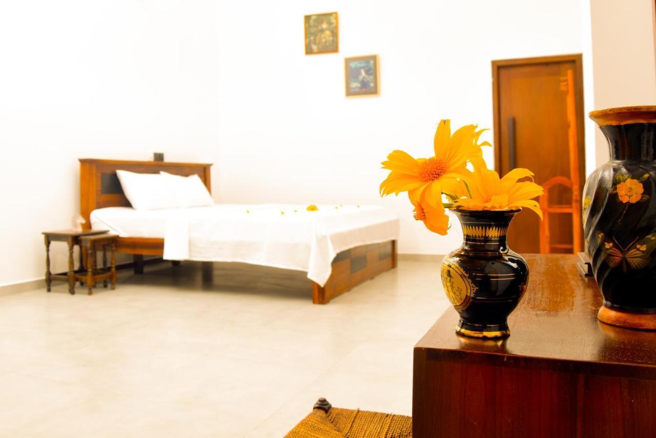 Kavin Beach Hotel Hikkaduwa Exterior foto